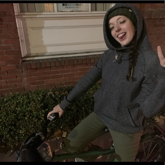 ✨ Posh Ambassador ✨ - Picture 1 of 3